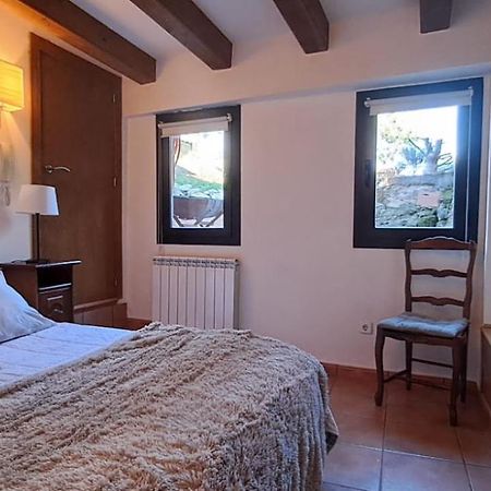 Alojamiento Compartido Cantroncxic San Pedro de Torelló 外观 照片